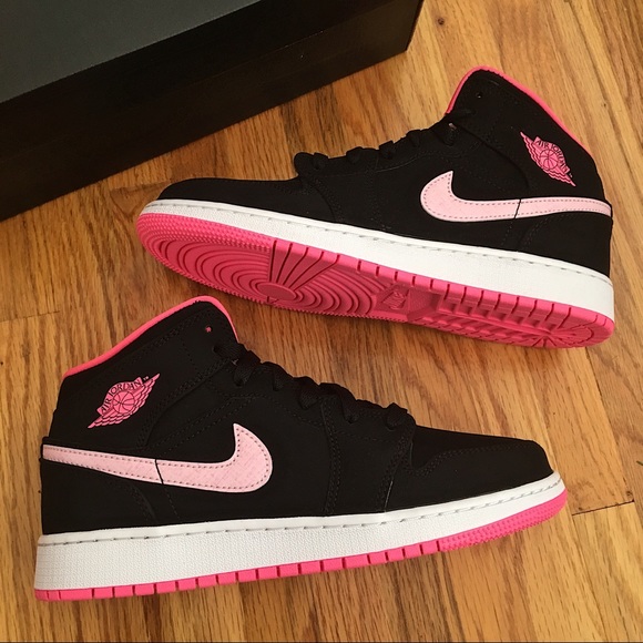 Air Jordan 1 Mid Women’s Sneakers - Picture 6 of 6